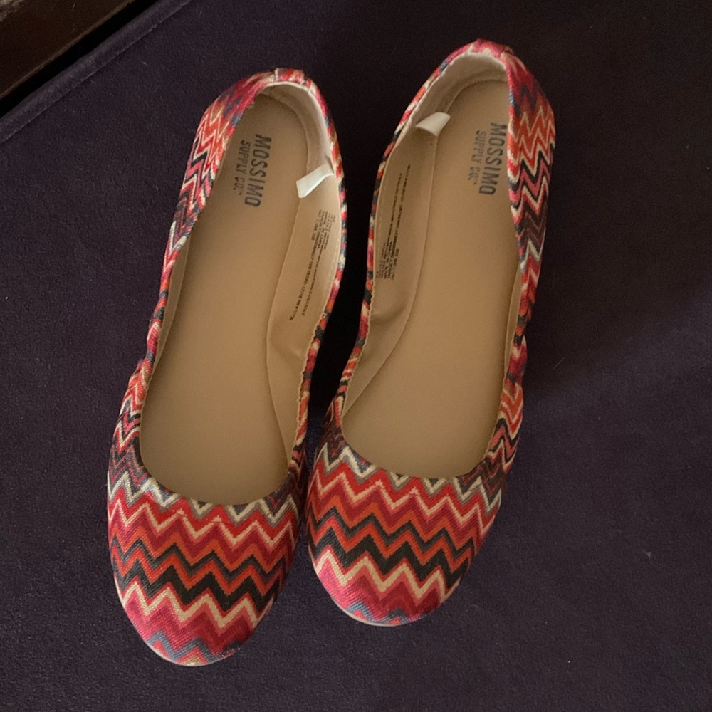 Mossimo Flats -EUC
